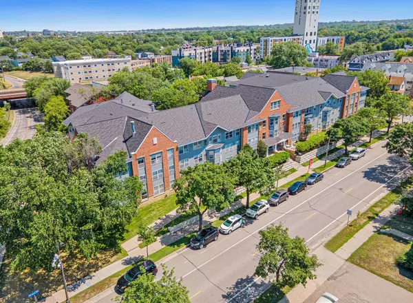 1015 8th St SE, Minneapolis, MN 55414