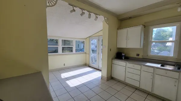 1804 Central Ave, Columbus, IN 47201