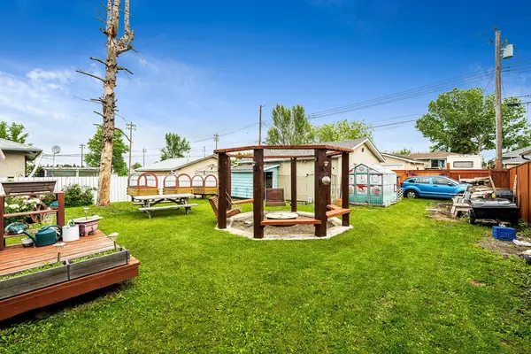 1508 49 St SE, Calgary, AB T2A 1S1