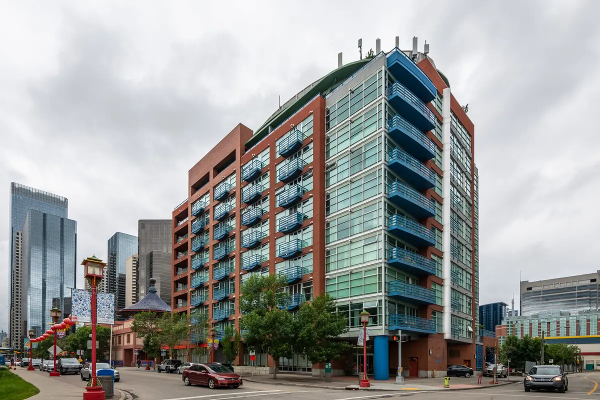 205 Riverfront Ave SE, Calgary, AB T2G