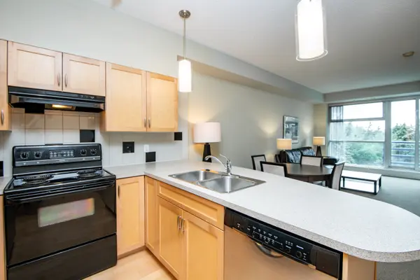 205 Riverfront Ave SE, Calgary, AB T2G
