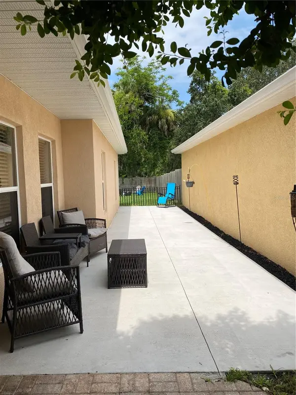 2537 28th Ave E, Palmetto, FL 34221