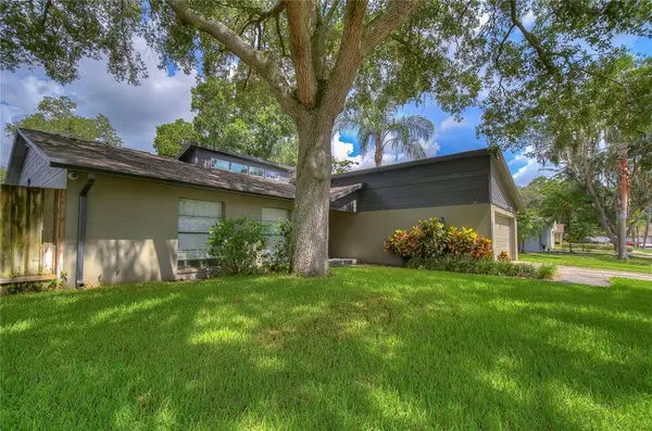 15304 Lazy Lake Pl, Tampa, FL 33624