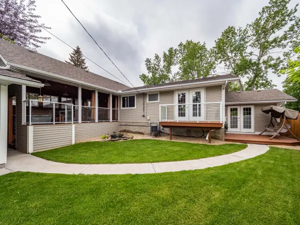 13824 Parkland Blvd SE, Calgary, AB T2J 3X4