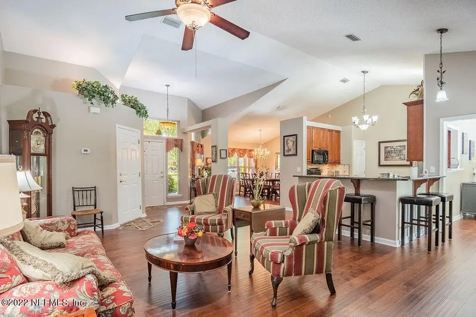 8205 Kensington Sq, Jacksonville, FL 32217