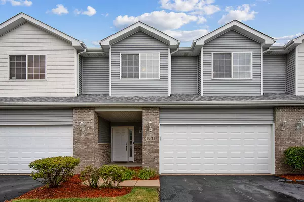 1941 Waters Edge Dr, Minooka, IL 60447