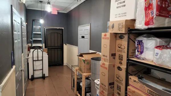 905 E Brandon Blvd, Brandon, FL 33511