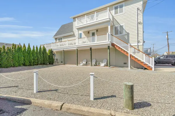 6 Drake Way, Toms River, NJ 08753