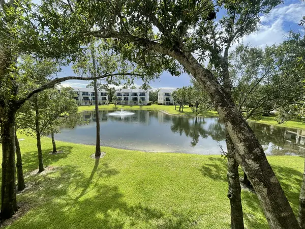 1625 42nd Sq #103, Vero Beach, FL 32960