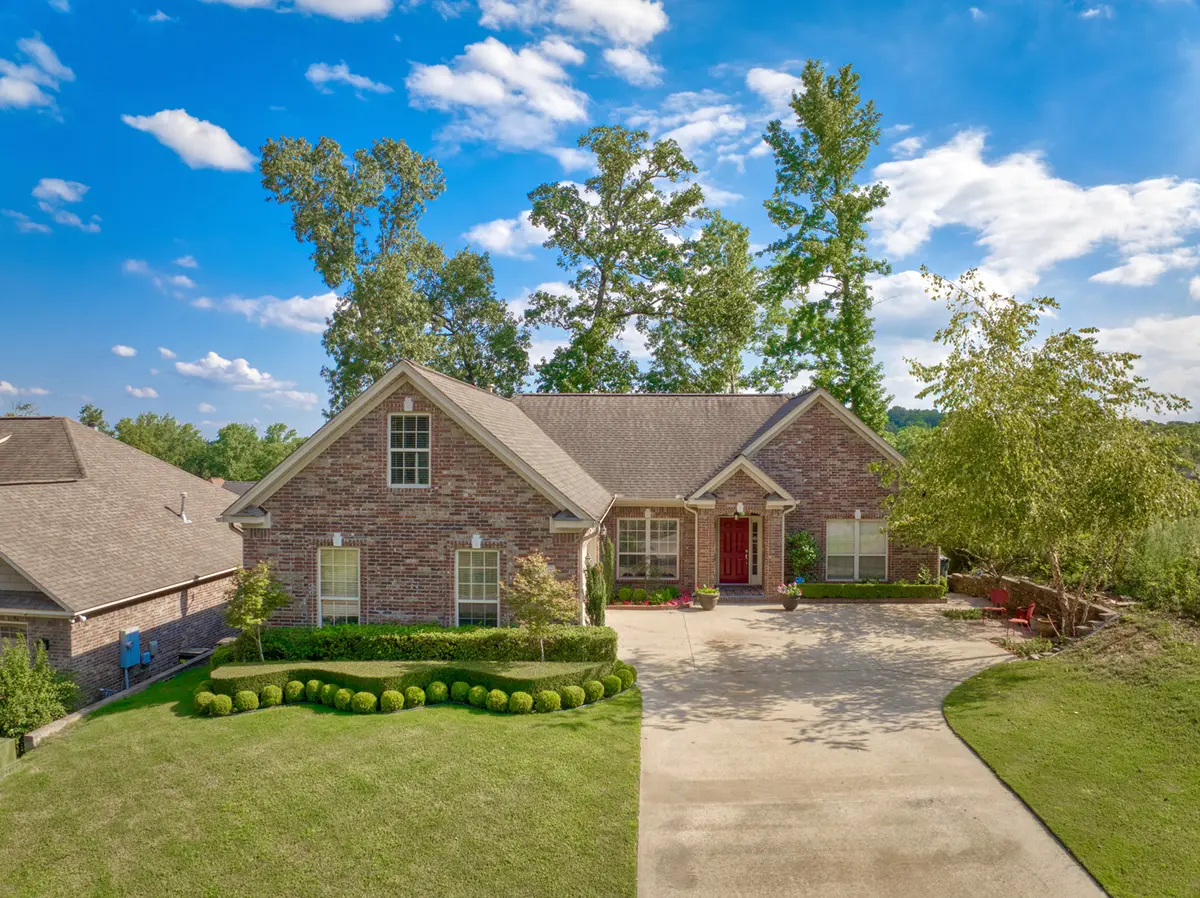 7915 Kanis Oaks Dr, Little Rock, AR 72204
