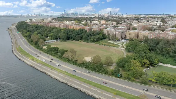 9966 3rd Ave, Brooklyn, NY 11209