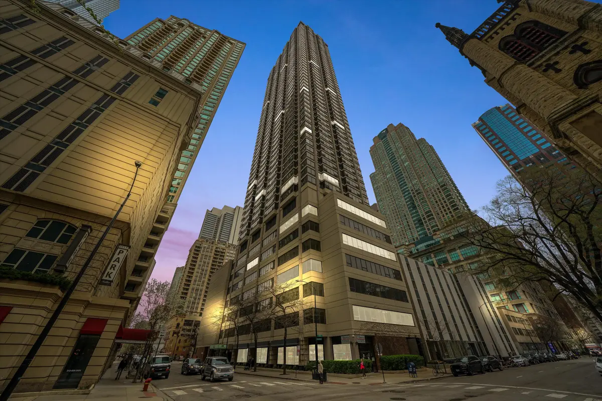 30 E Huron St, Chicago, IL 60611