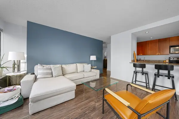 30 E Huron St, Chicago, IL 60611