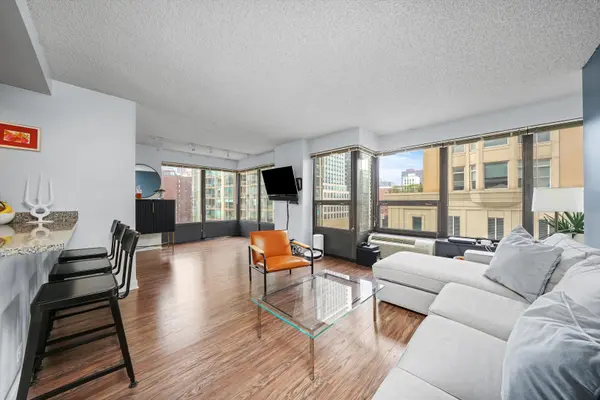 30 E Huron St, Chicago, IL 60611