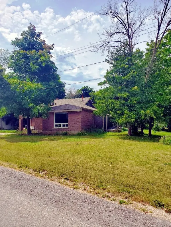 12 Bayview Ave, Wasaga Beach, ON L9Z 2Y6