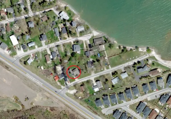 12 Bayview Ave, Wasaga Beach, ON L9Z 2Y6