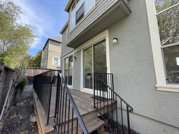 1033 Nobel Dr, Santa Cruz, CA 95060