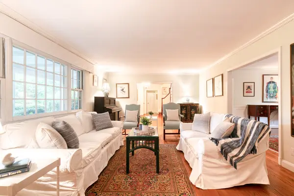 808 W Lake Ave, Baltimore, MD 21210