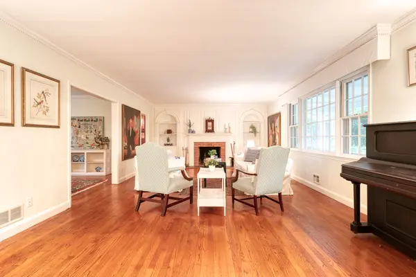 808 W Lake Ave, Baltimore, MD 21210