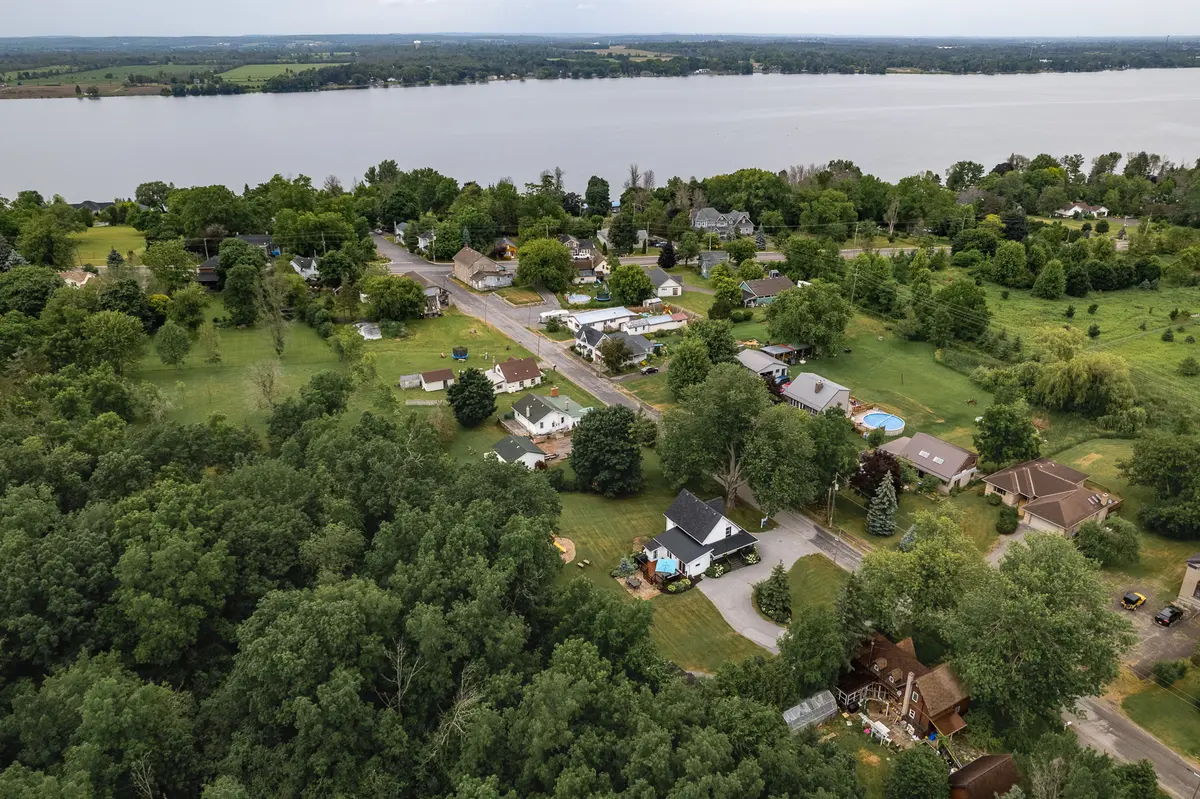 121 Barley Road Carrying Place, On K8n 4z1,