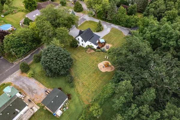 121 Barley Road Carrying Place, On K8n 4z1,