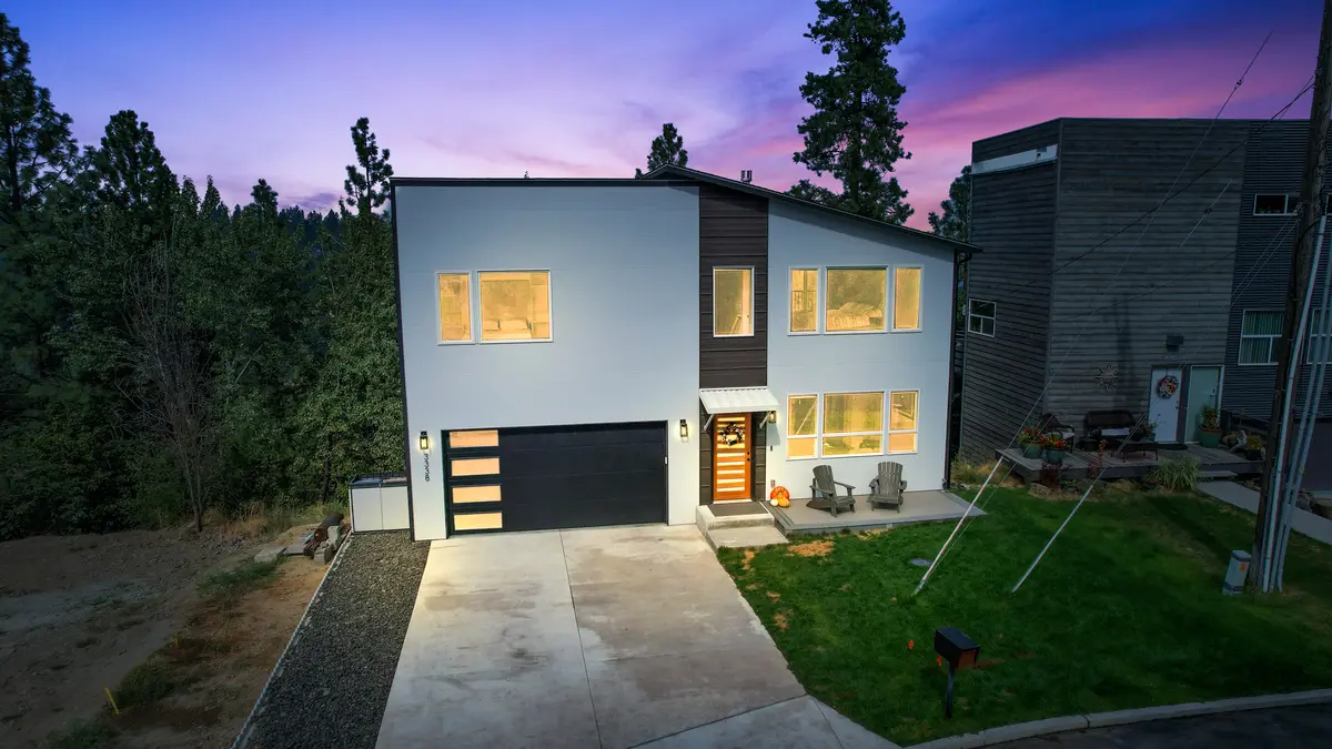 3338 W Grandview Ave, Spokane, WA 99224