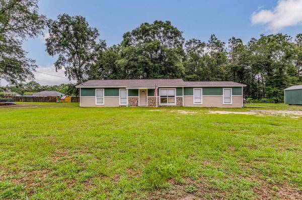 5600 Columbia Ave, Milton, FL 32570