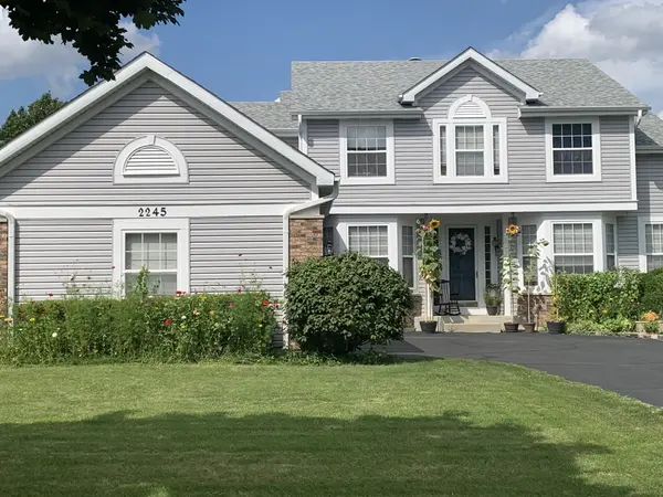 2245 Avalon Dr, Buffalo Grove, IL 60089
