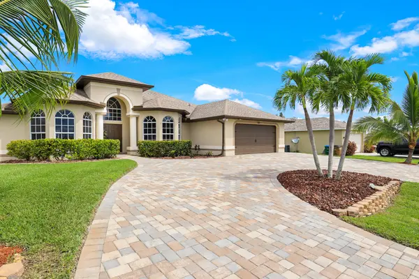 707 SW 13th Ter, Cape Coral, FL 33991