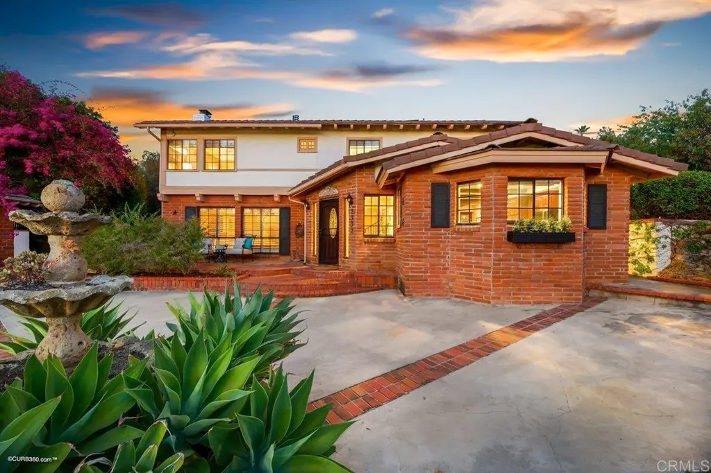 2332 Mira Sol Dr, Vista, CA 92084