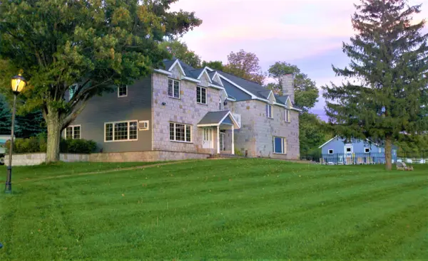 610 Round Hill Rd, Jewett, NY 12439