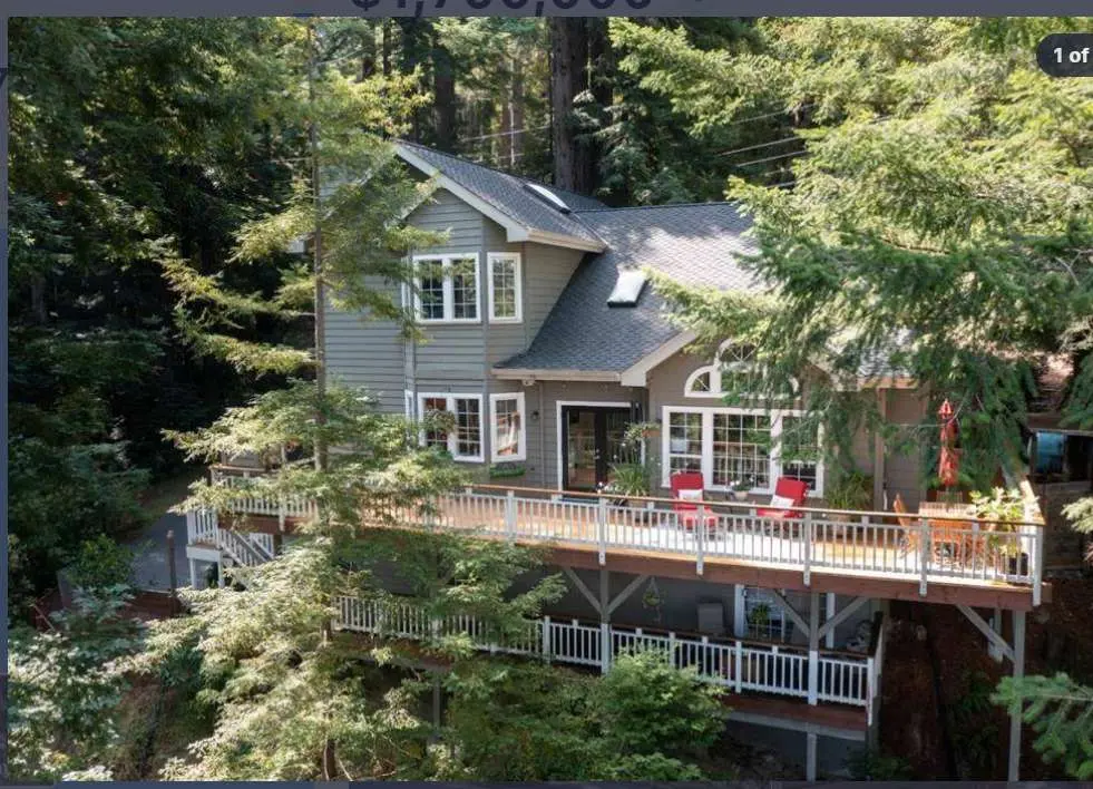 1st St, Benicia, CA 94510-3214