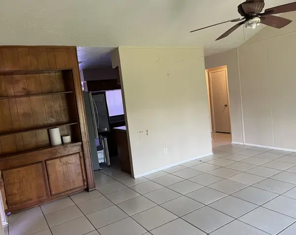 3931 Oakside Dr, Houston, TX 77053
