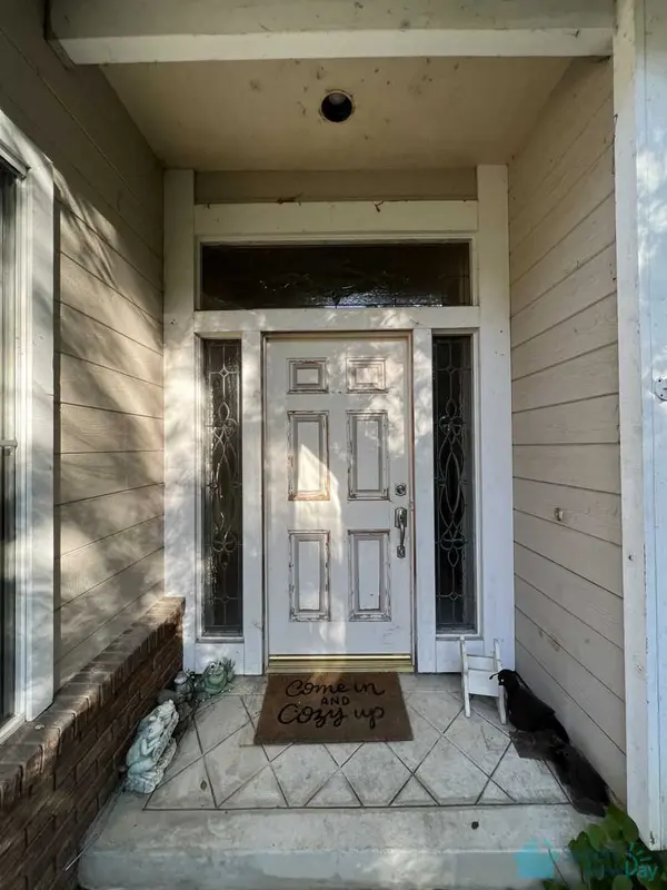 136 N Garfield Pl, Monrovia, CA 91016