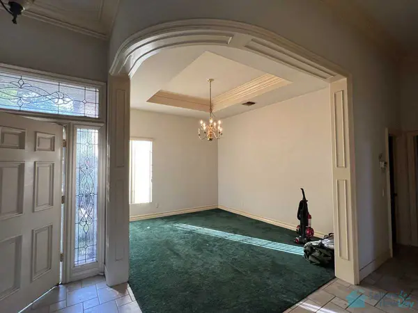 136 N Garfield Pl, Monrovia, CA 91016