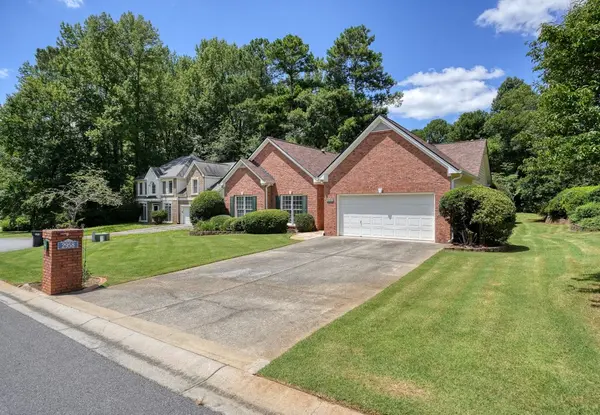 2958 Spotted Pony Ct NW, Acworth, GA 30101