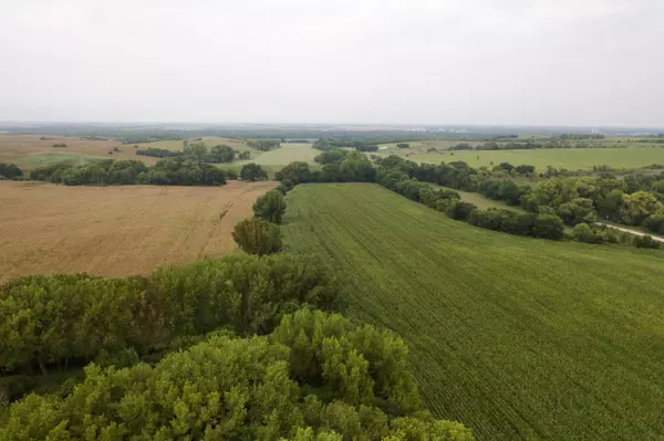 Red Cloud, NE 68970,987 River Rd