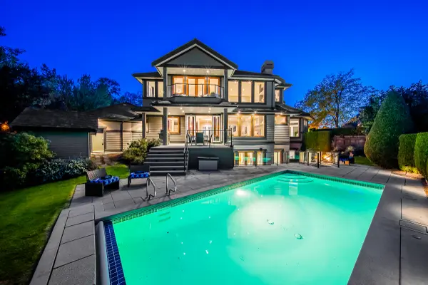 15919 Devonshire Dr, Surrey, BC V3Z 0M2