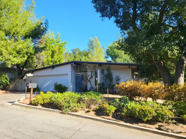3758 Alzada Rd, Altadena, CA 91001