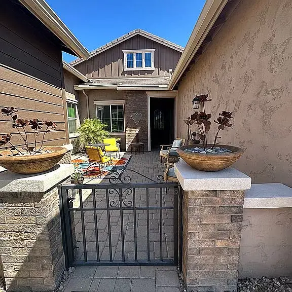 20416 E Raven Dr, Queen Creek, AZ 85142