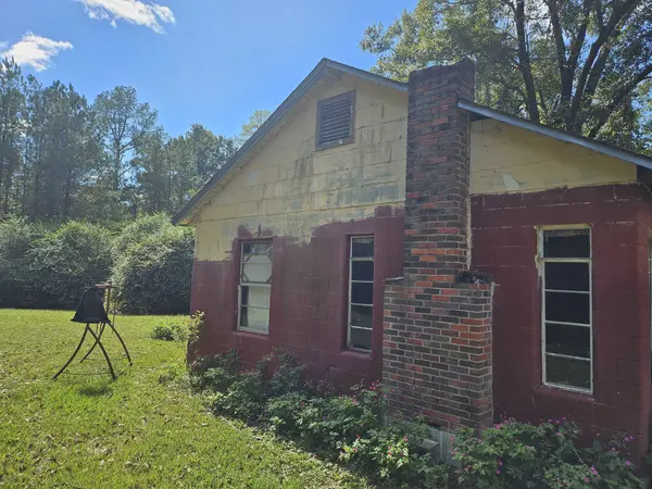 1891 W Highway 4, Century, FL 32535