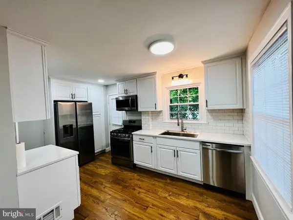 2304 Farrington Ave, Alexandria, VA 22303