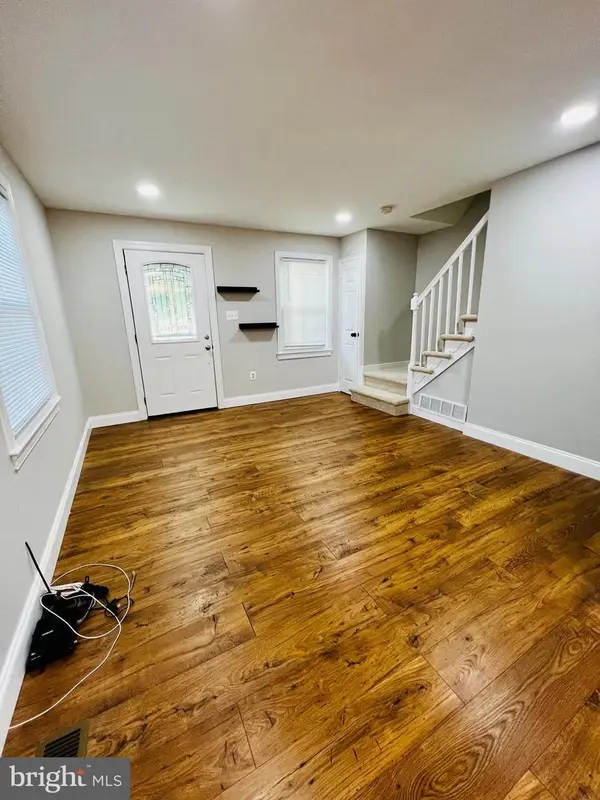 2304 Farrington Ave, Alexandria, VA 22303