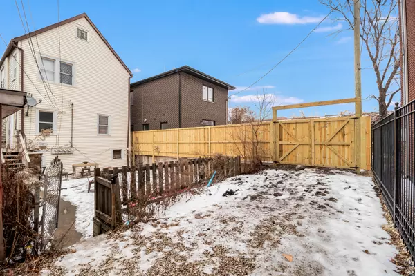 Chicago, IL 60608,2812 S Grady Ct