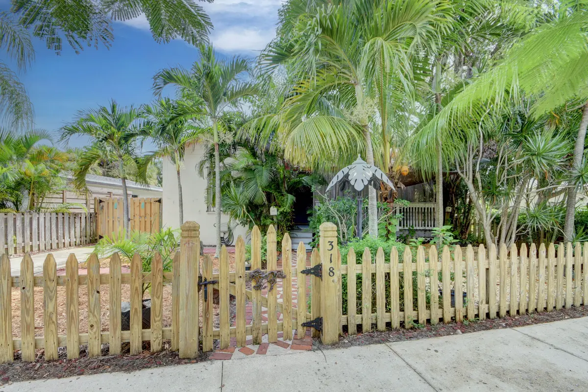 318 Marlborough Pl, West Palm Beach, FL 33405
