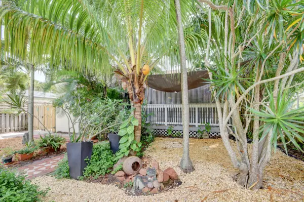 318 Marlborough Pl, West Palm Beach, FL 33405