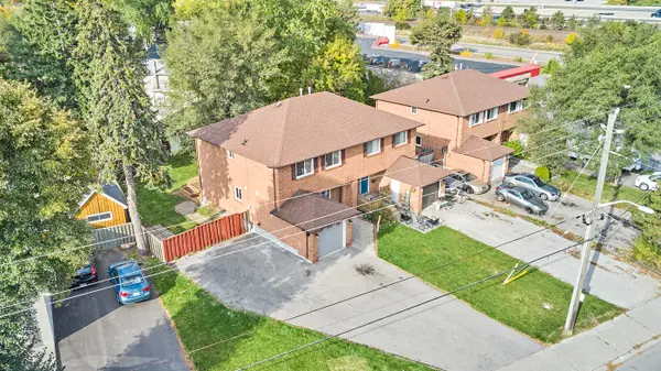 882 West Shore Blvd, Pickering, ON L1W 2V7