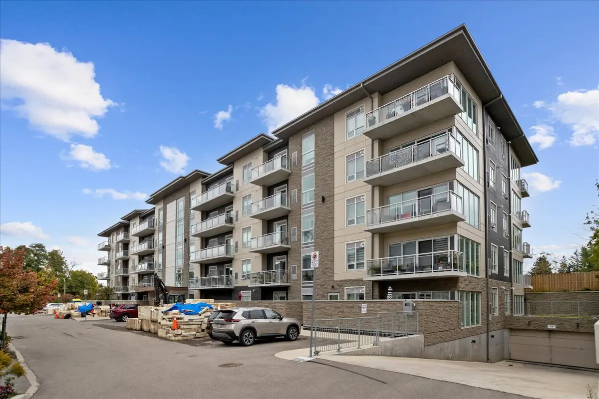 16 Markle Cres #513, Hamilton, ON L9G 0H4