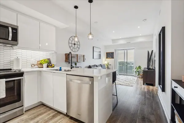 16 Markle Cres #513, Hamilton, ON L9G 0H4