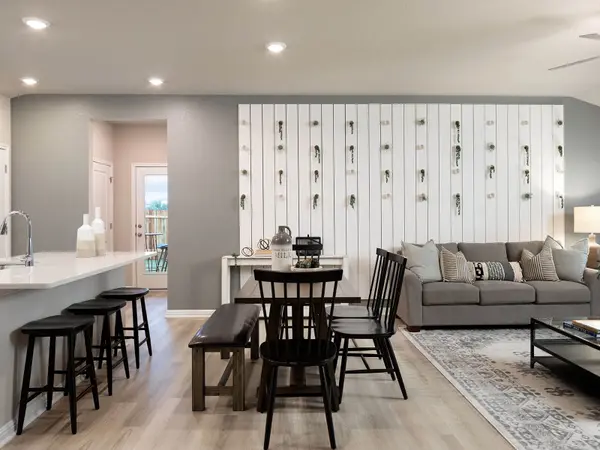 130 Greenspire Ln, Hutto, TX 78634